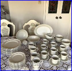 Pfaltzgraff Heirloom (Retired) Stoneware Dinnerware Set 33 Pieces
