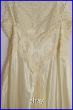 VTG? Victoria's Secret Art Nouveau Bridal Nightgown & Robe Set Ivory Satin? , L