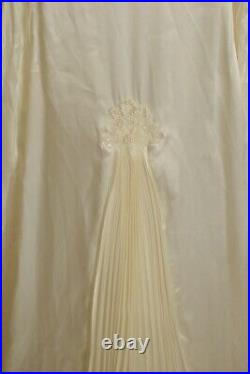 VTG? Victoria's Secret Art Nouveau Bridal Nightgown & Robe Set Ivory Satin? , L